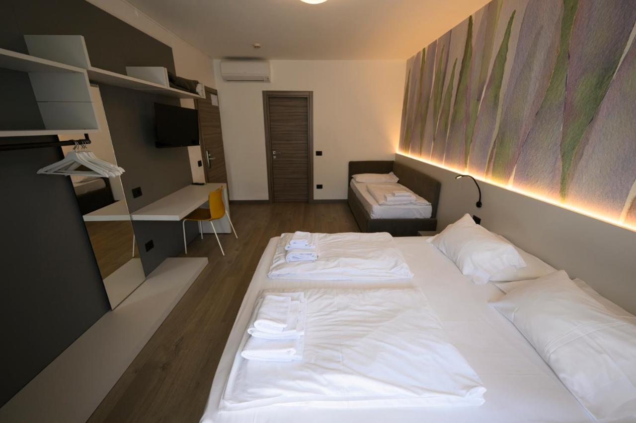 Park Hotel Eden Torbole Sul Garda ภายนอก รูปภาพ
