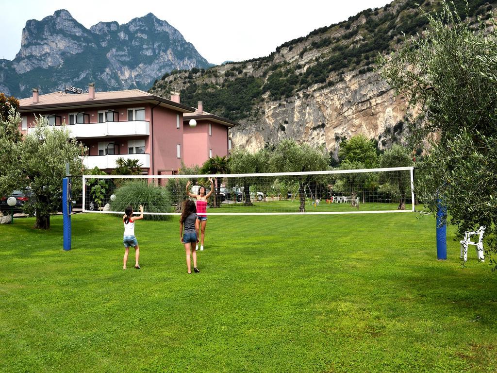 Park Hotel Eden Torbole Sul Garda ภายนอก รูปภาพ