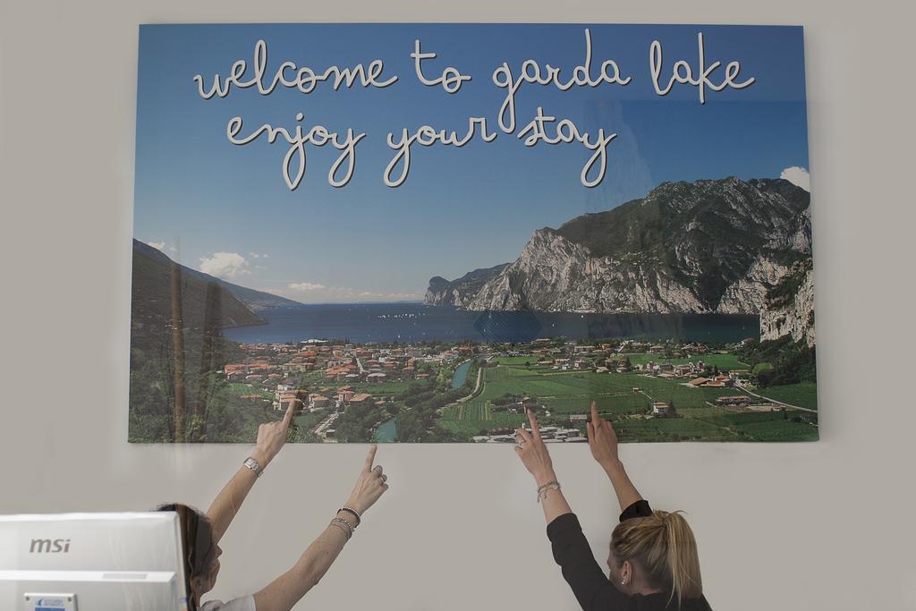 Park Hotel Eden Torbole Sul Garda ภายนอก รูปภาพ