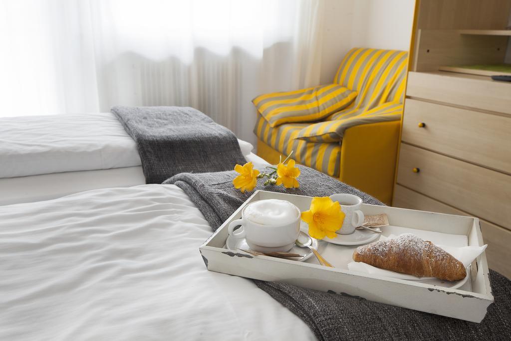 Park Hotel Eden Torbole Sul Garda ภายนอก รูปภาพ