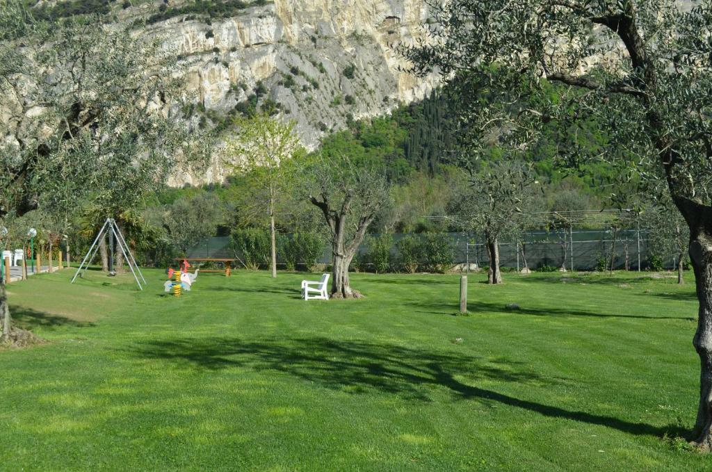 Park Hotel Eden Torbole Sul Garda ภายนอก รูปภาพ