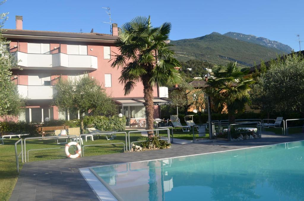 Park Hotel Eden Torbole Sul Garda ภายนอก รูปภาพ