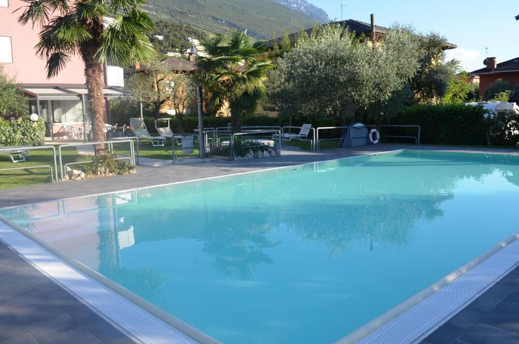 Park Hotel Eden Torbole Sul Garda ภายนอก รูปภาพ