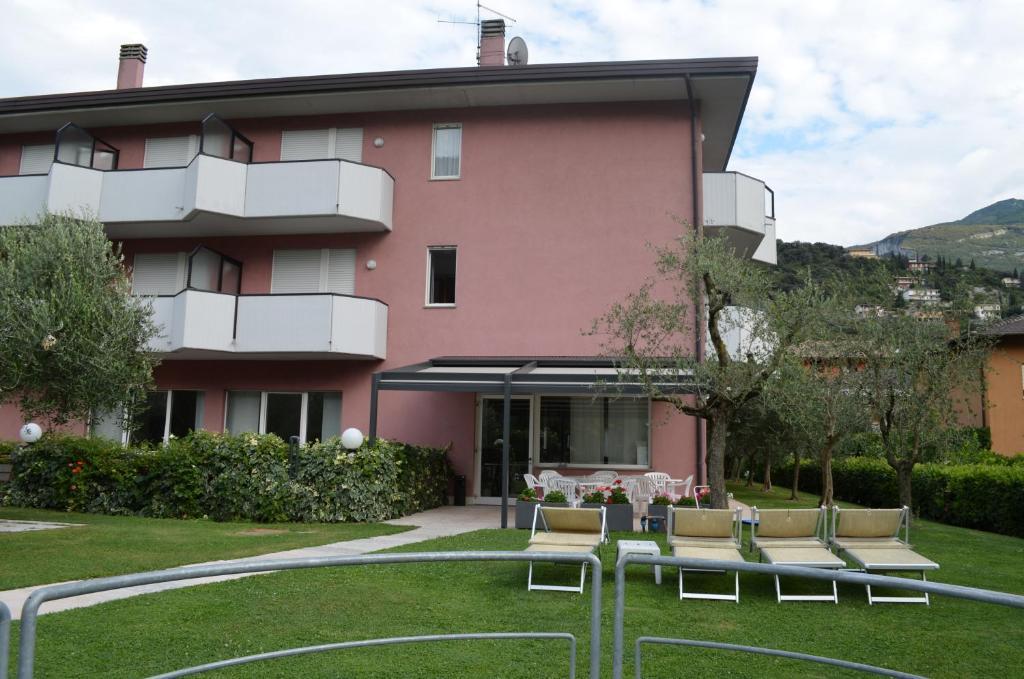 Park Hotel Eden Torbole Sul Garda ภายนอก รูปภาพ