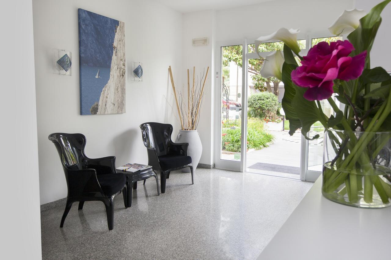Park Hotel Eden Torbole Sul Garda ภายนอก รูปภาพ