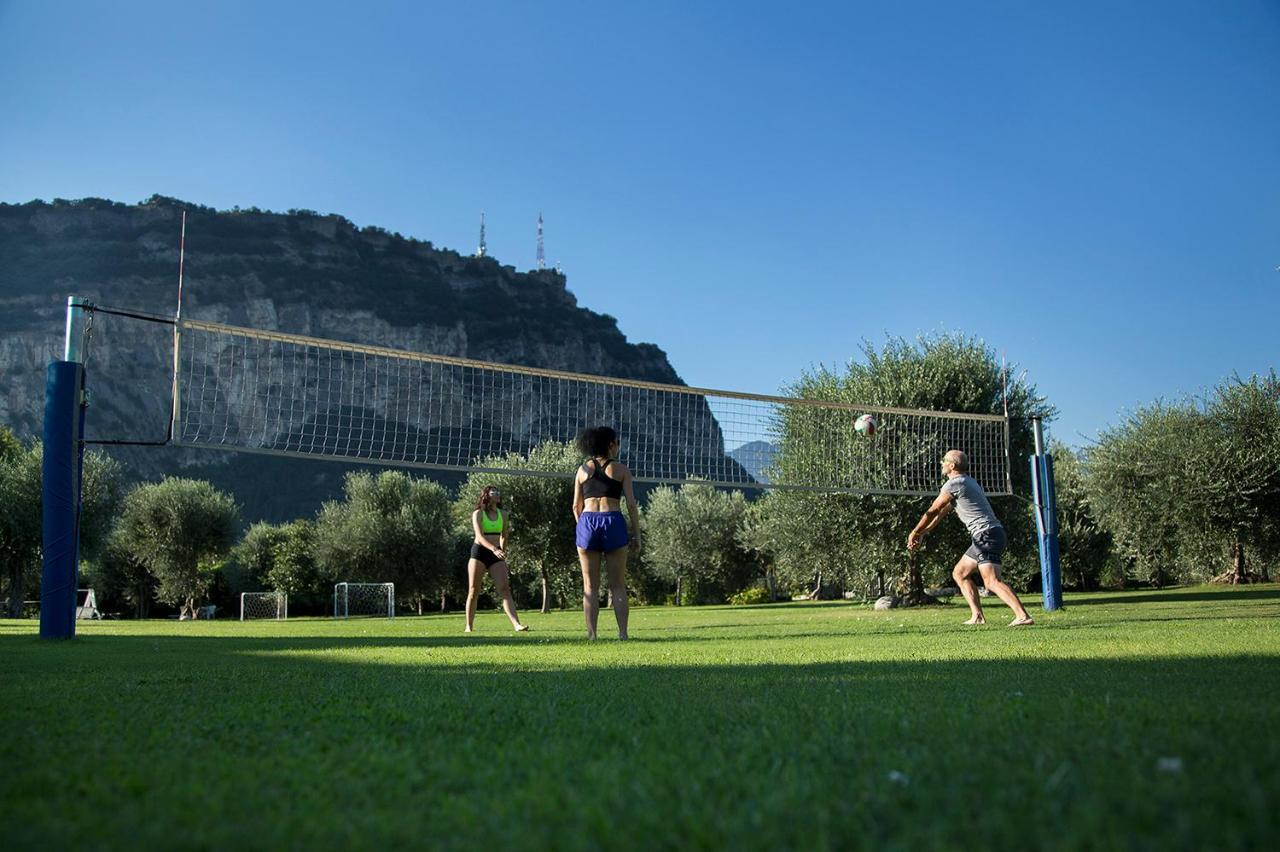 Park Hotel Eden Torbole Sul Garda ภายนอก รูปภาพ